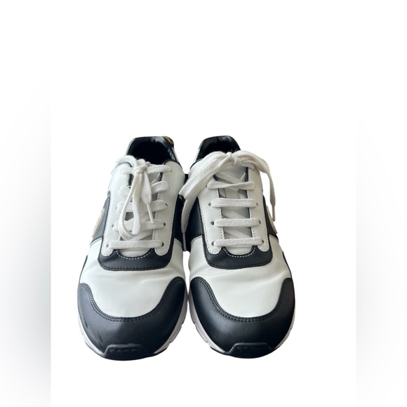 Gucci Monochrome Sneakers (Unisex) - Picture 3 of 5